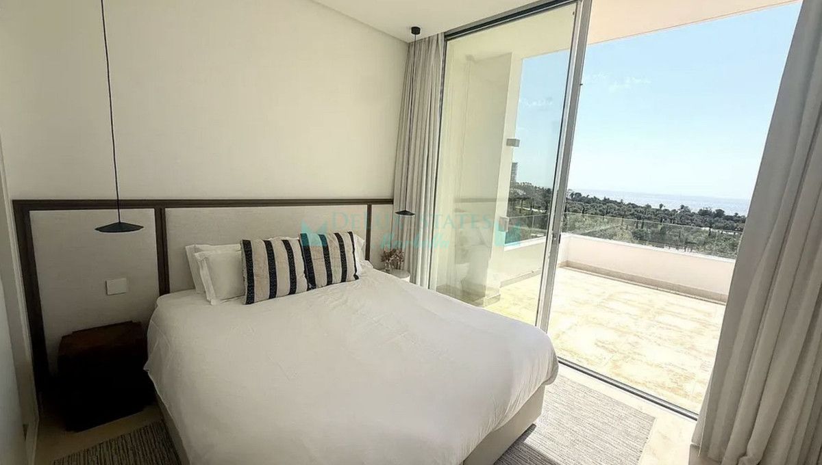 Villa for rent in Rio Real, Marbella East