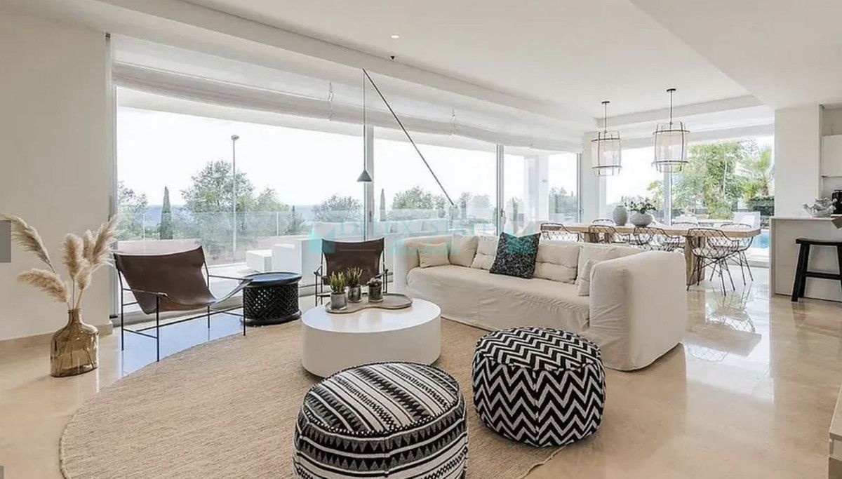 Villa for rent in Rio Real, Marbella East