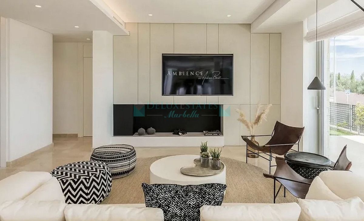 Villa for rent in Rio Real, Marbella East