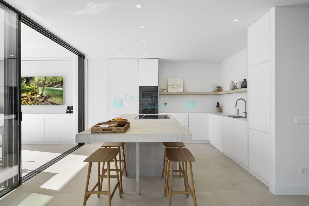 Villa for sale in Benahavis