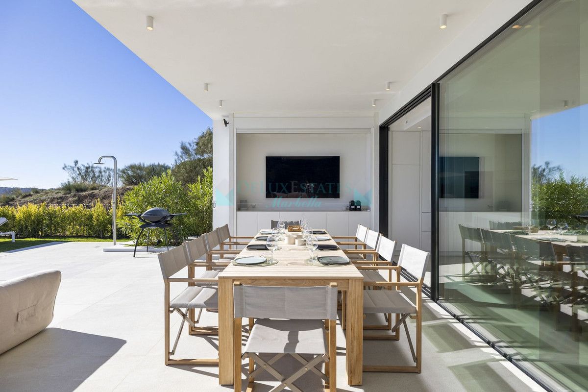 Villa for sale in Benahavis