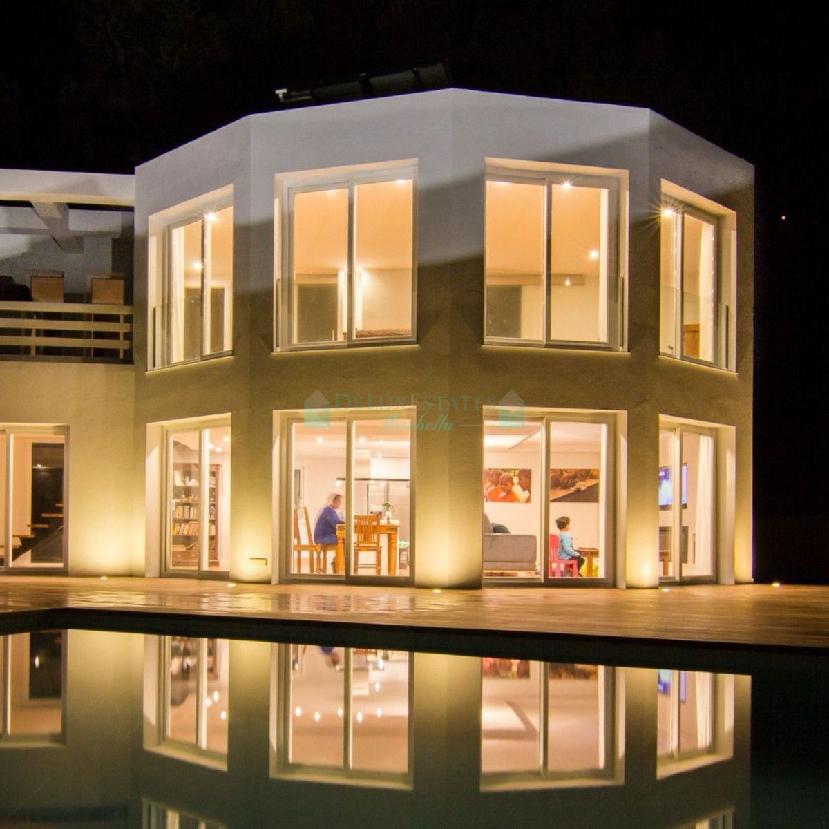 Villa for rent in La Mairena, Marbella East