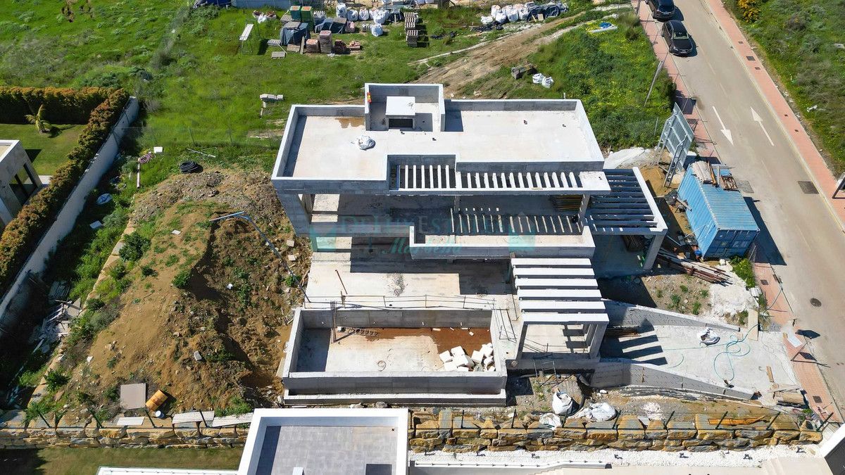 Villa for sale in Valle Romano, Estepona