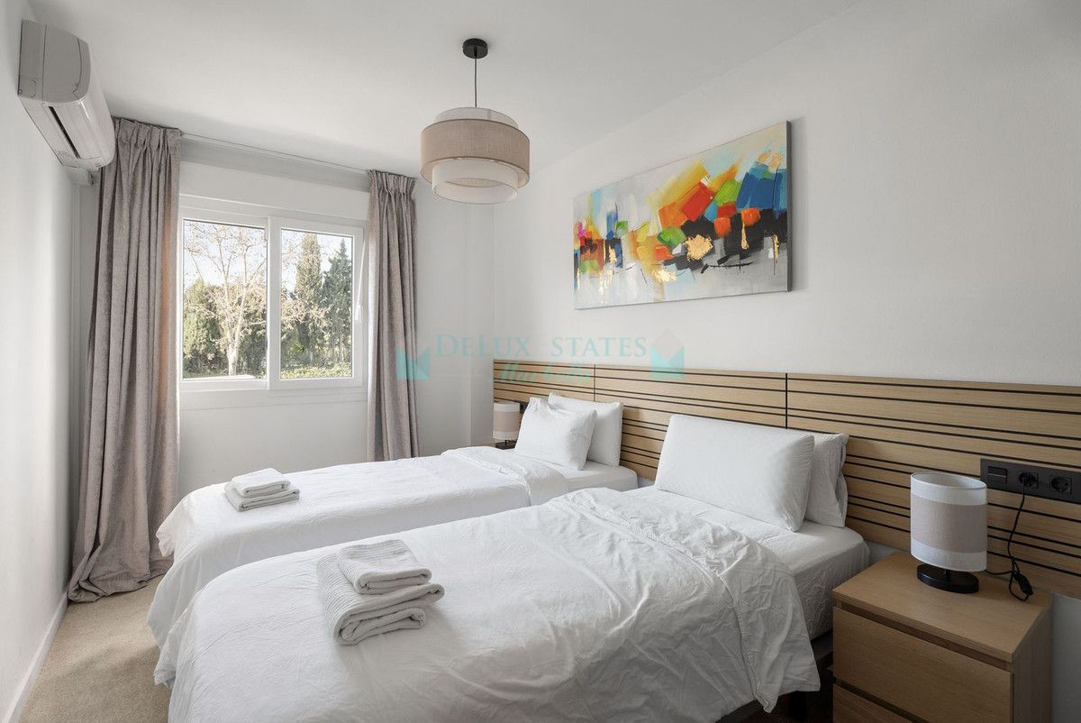 Penthouse for sale in Nueva Andalucia