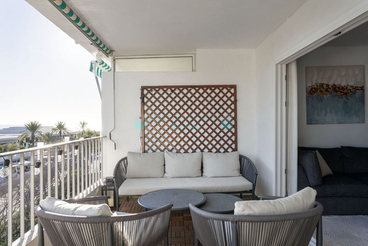 Penthouse for sale in Nueva Andalucia