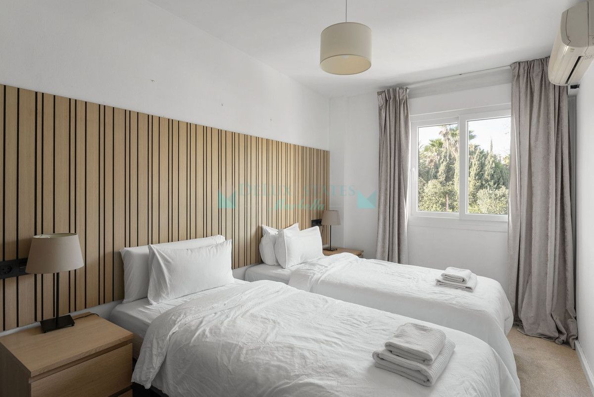 Penthouse for sale in Nueva Andalucia