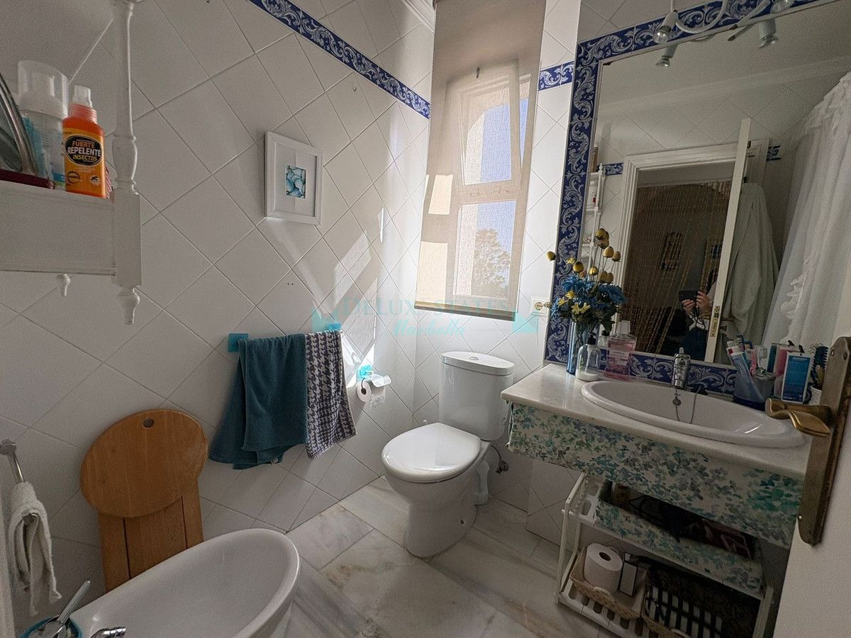 Apartamento en venta en Cabopino, Marbella Este