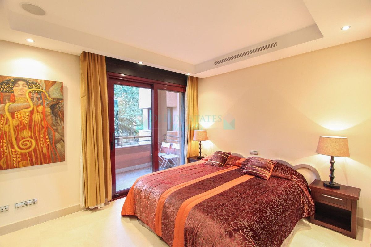 Apartment for sale in Marbella - Puerto Banus