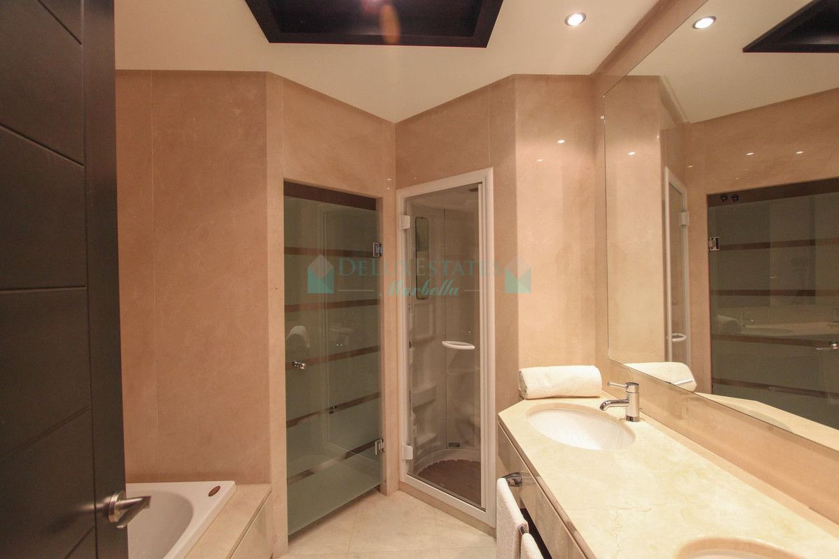 Apartment for sale in Marbella - Puerto Banus