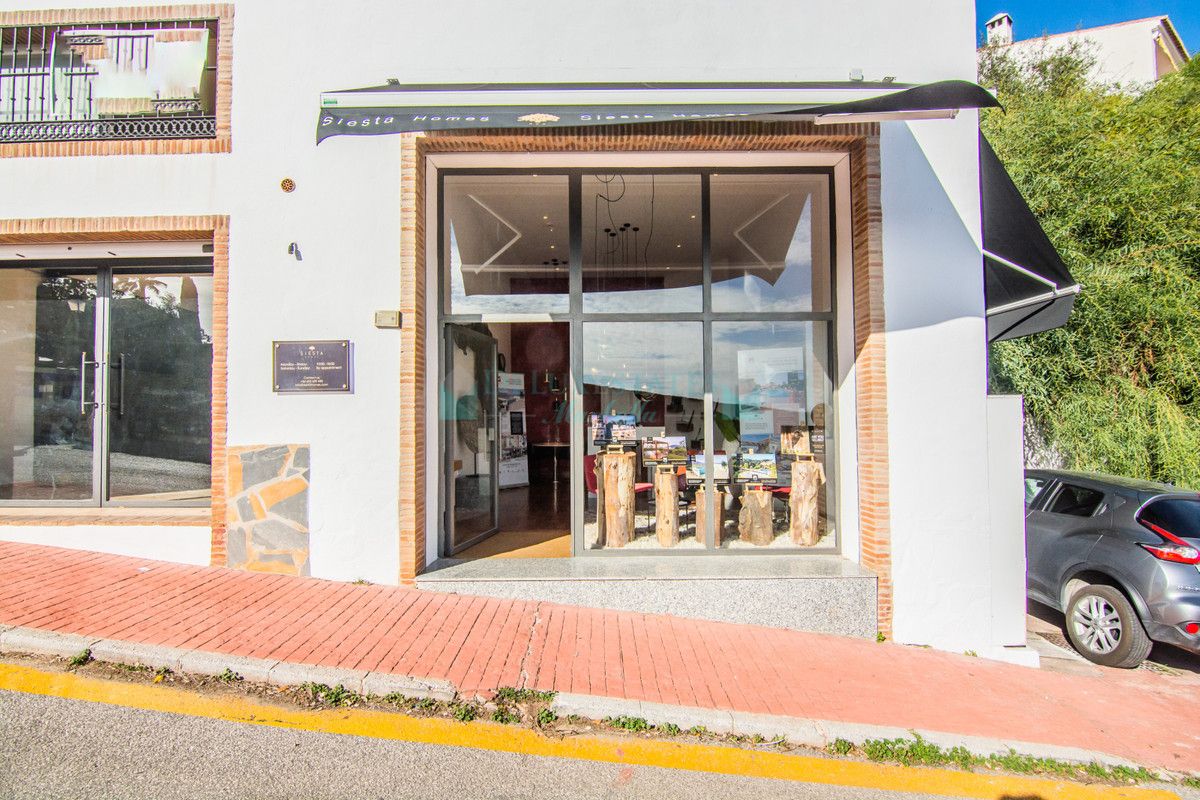 Shopping Centre for sale in La Mairena, Marbella East