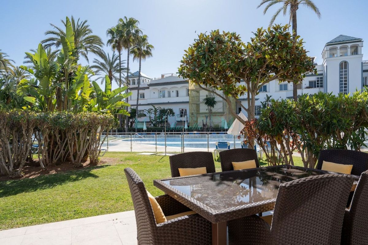 Town House for sale in New Golden Mile, Estepona