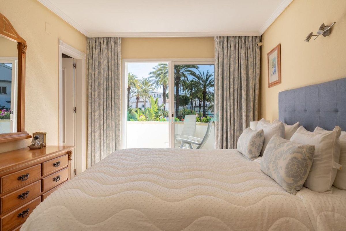 Town House for sale in New Golden Mile, Estepona