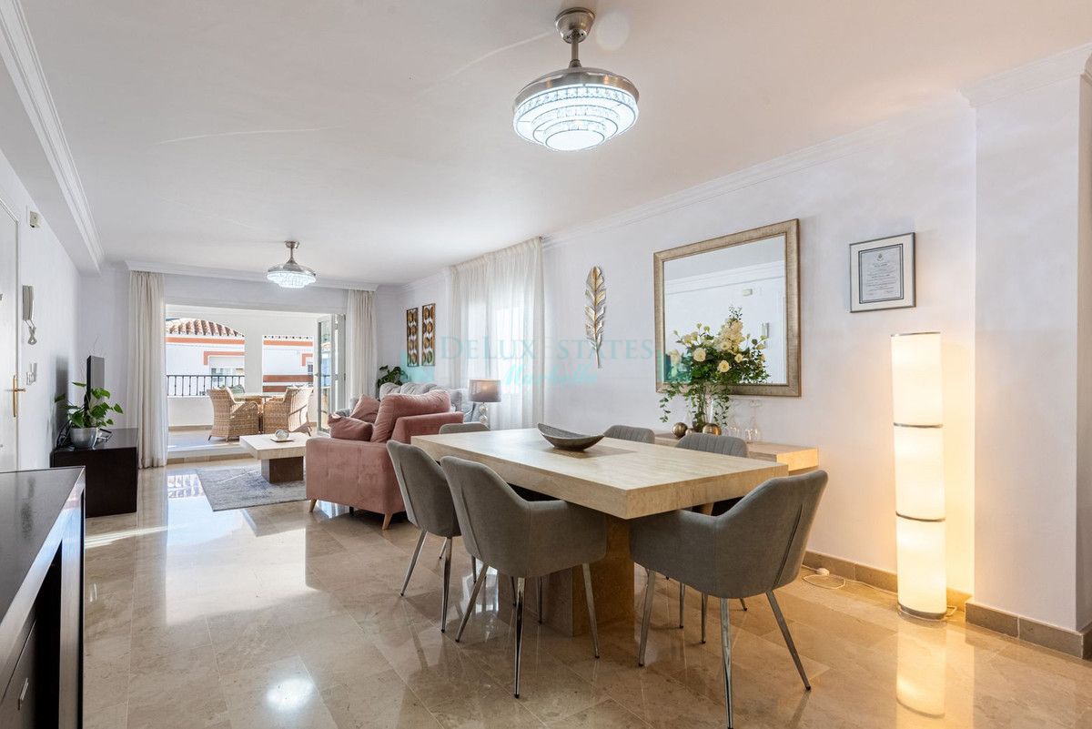 Apartment for sale in Benahavis