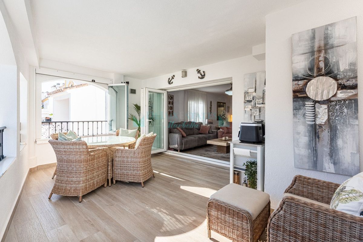 Apartment for sale in Benahavis