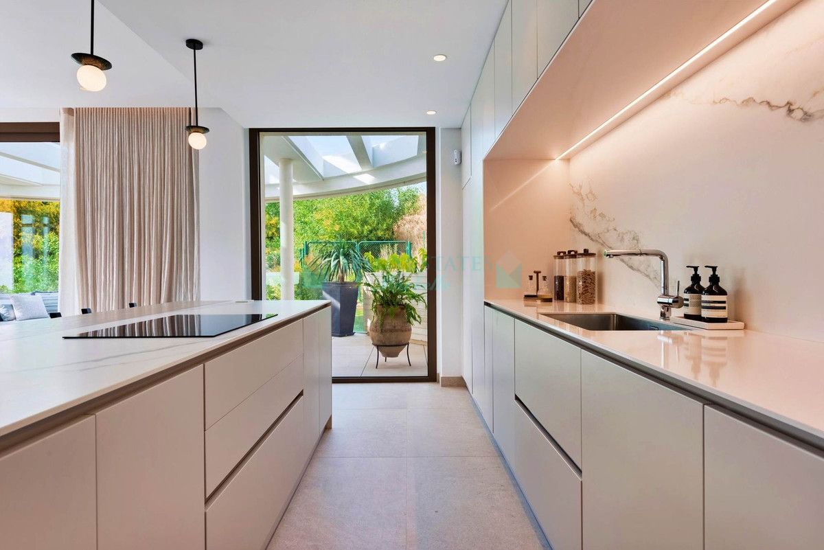 Ground Floor Apartment for sale in Nueva Andalucia