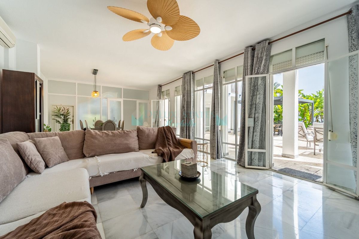 Villa en alquiler en Nueva Andalucia