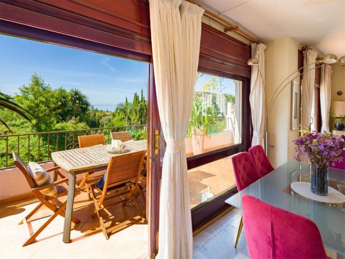 Villa for sale in El Rosario, Marbella East