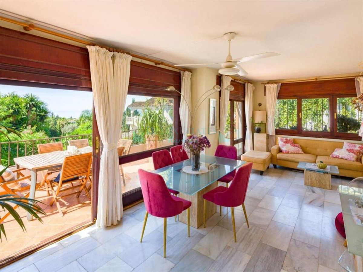 Villa for sale in El Rosario, Marbella East