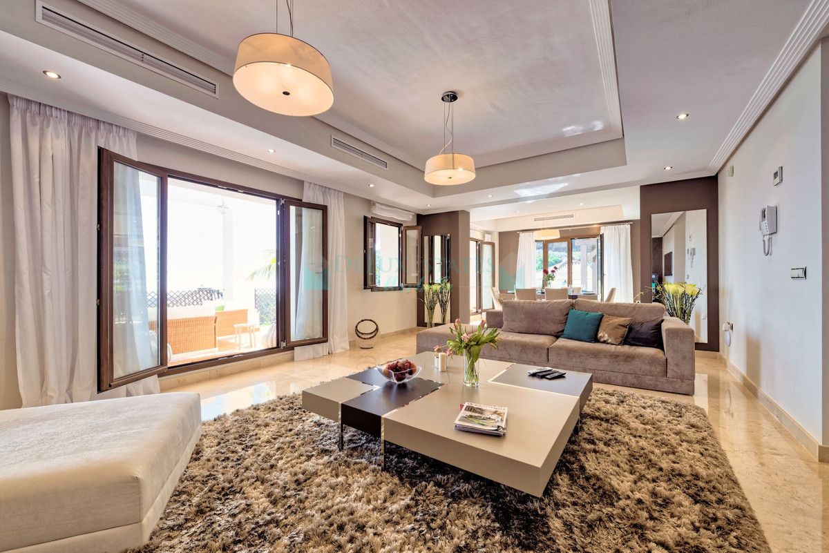 Villa en venta en Benahavis