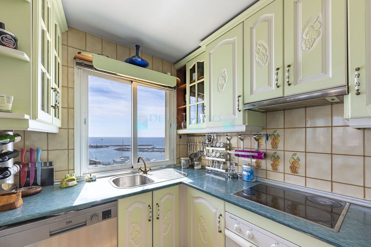 Apartment for sale in Estepona