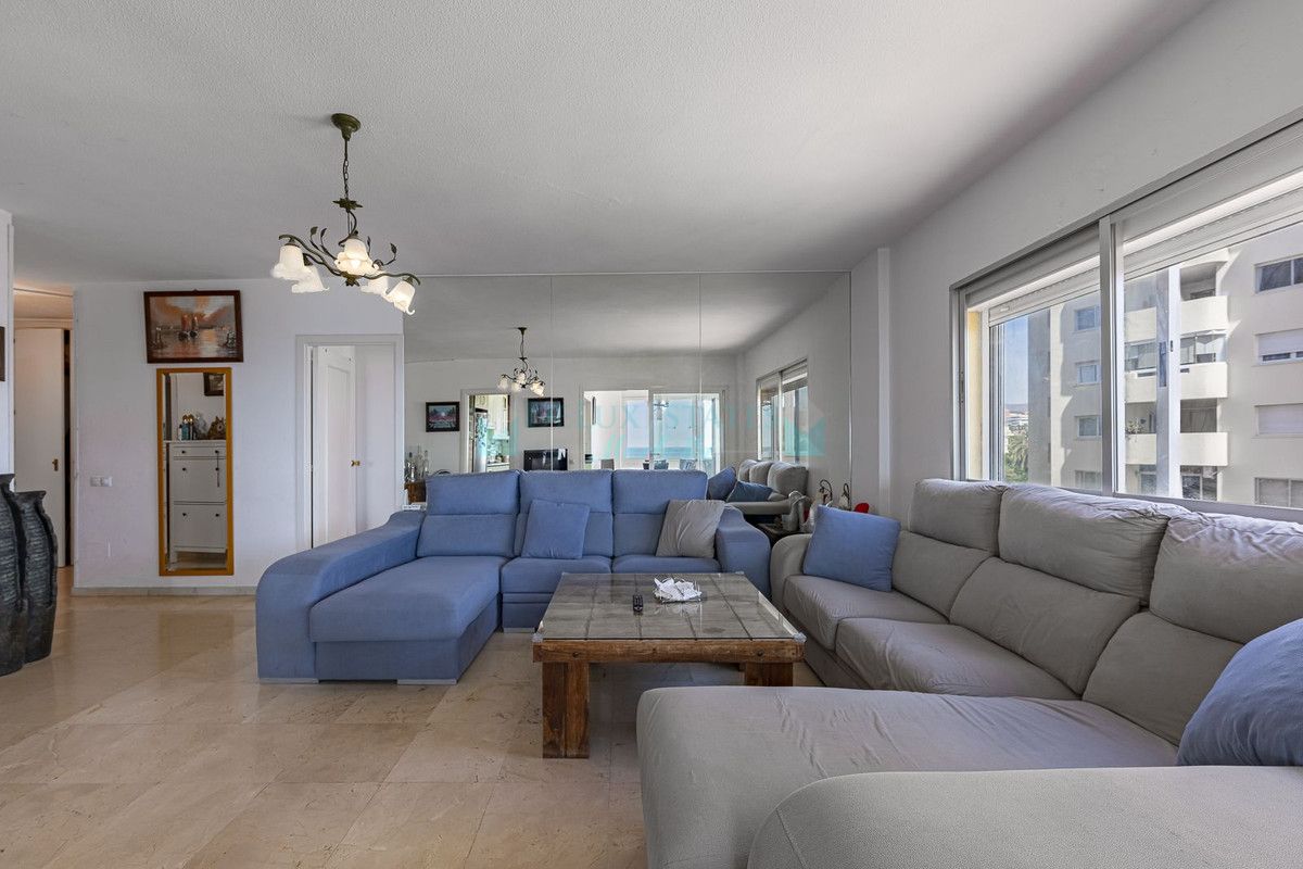 Apartment for sale in Estepona