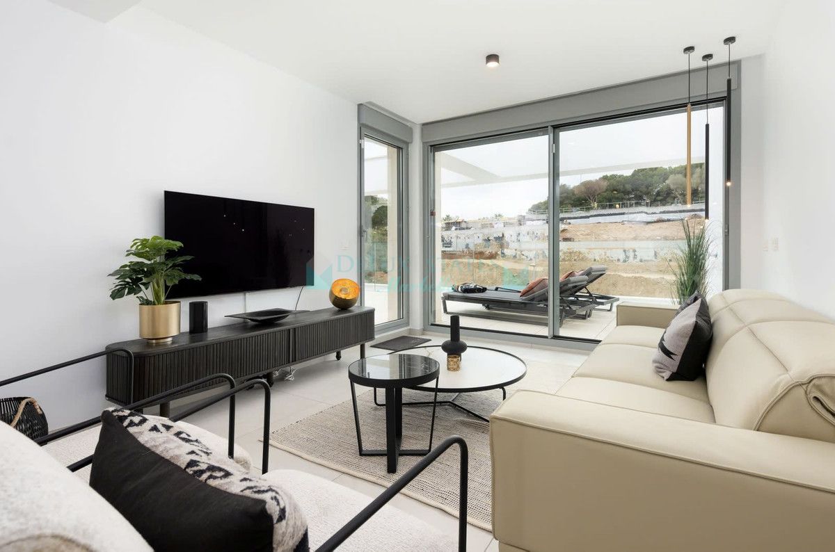 Penthouse for sale in Elviria, Marbella East