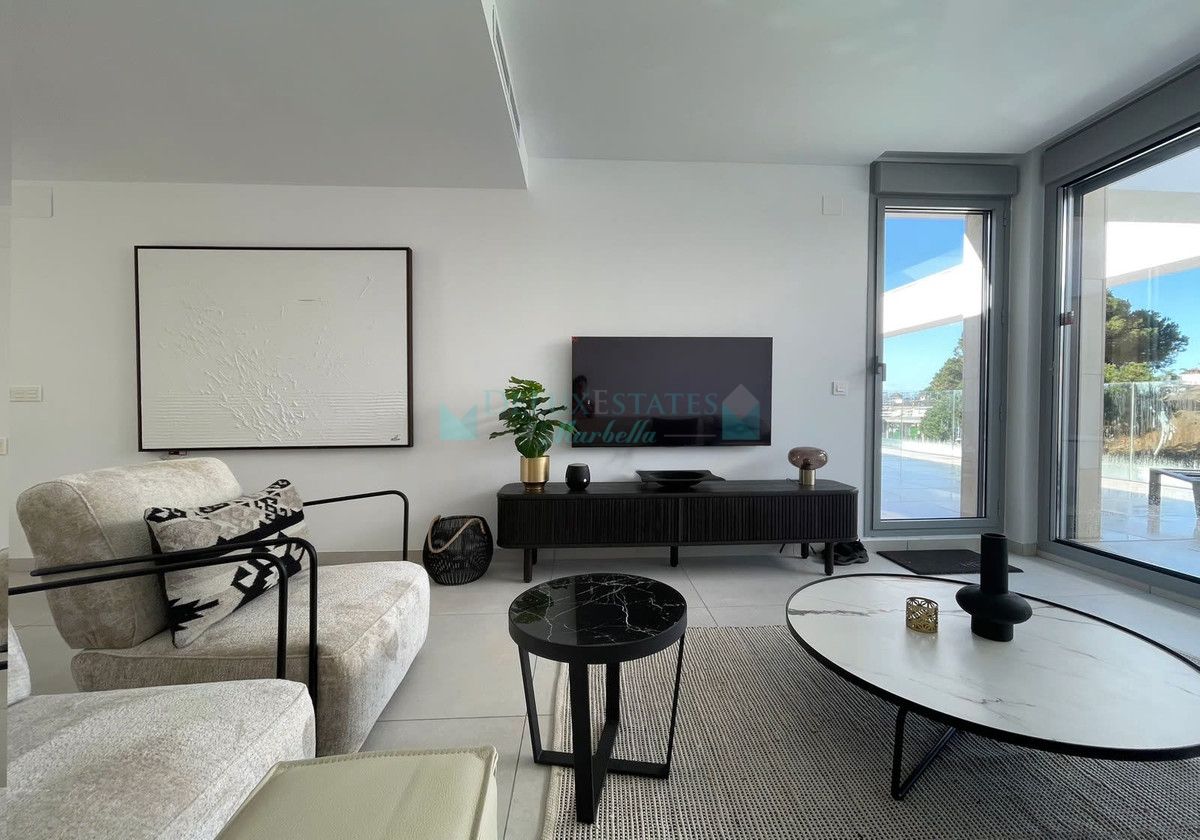 Penthouse for sale in Elviria, Marbella East