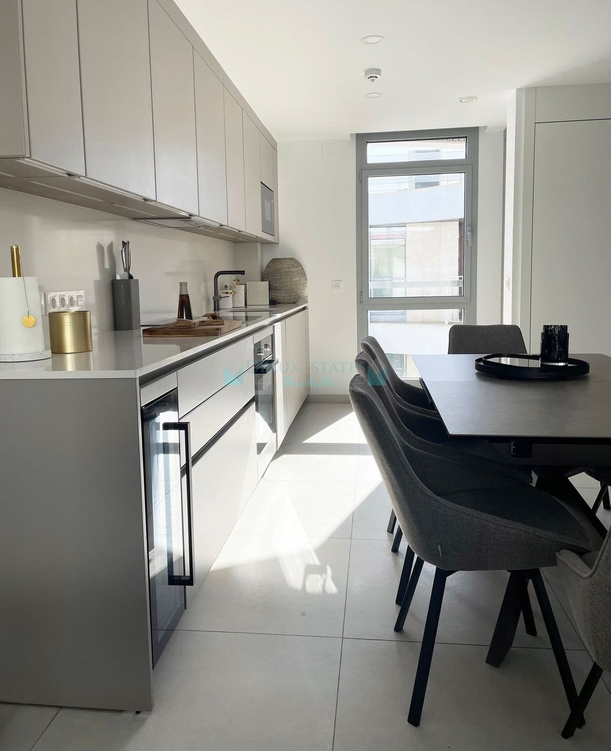 Penthouse for sale in Elviria, Marbella East