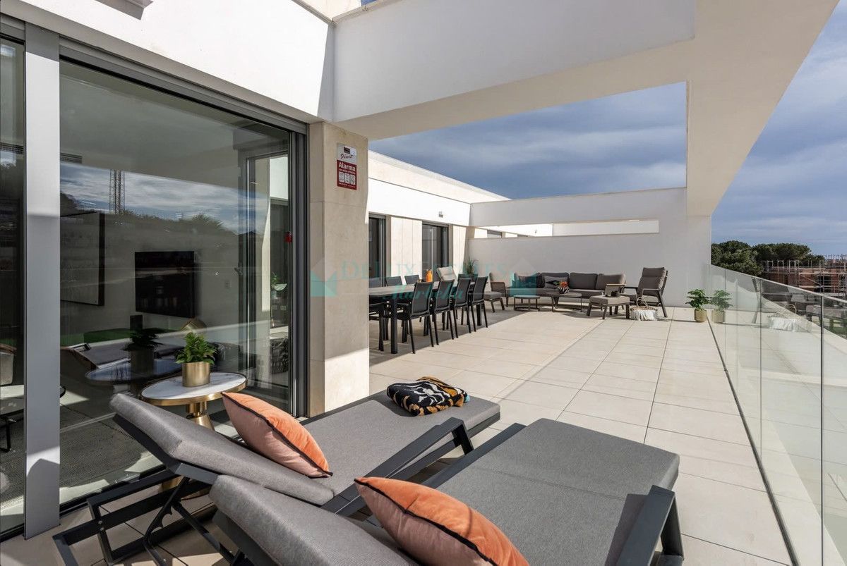 Penthouse for sale in Elviria, Marbella East