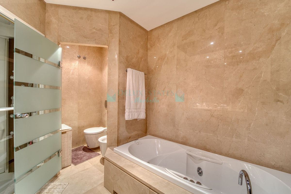 Ground Floor Apartment for sale in Nueva Andalucia