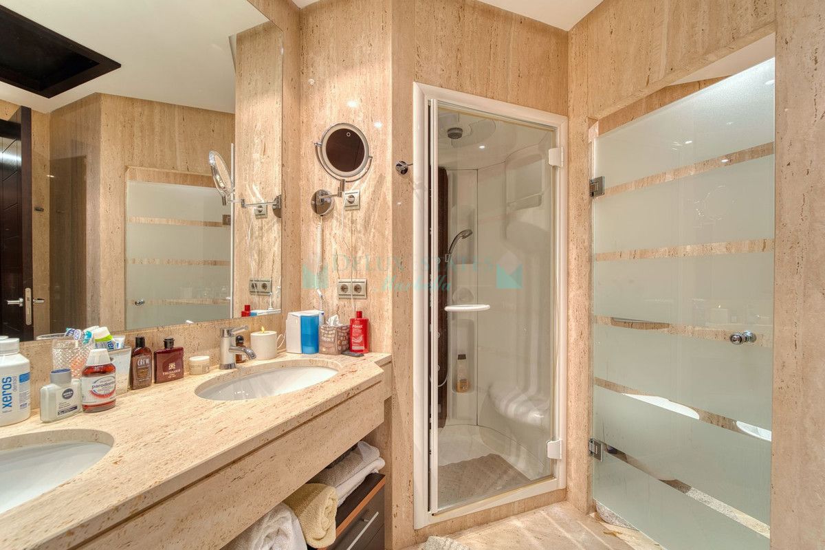 Ground Floor Apartment for sale in Nueva Andalucia