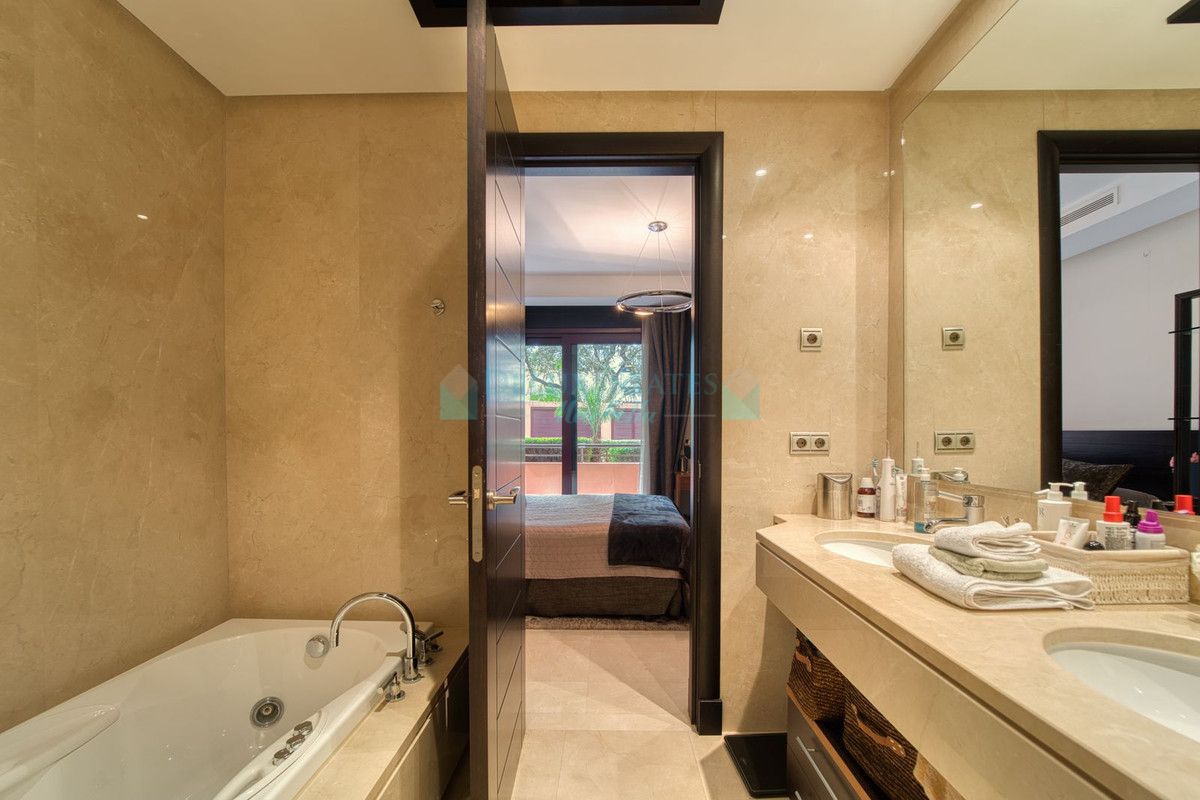 Ground Floor Apartment for sale in Nueva Andalucia