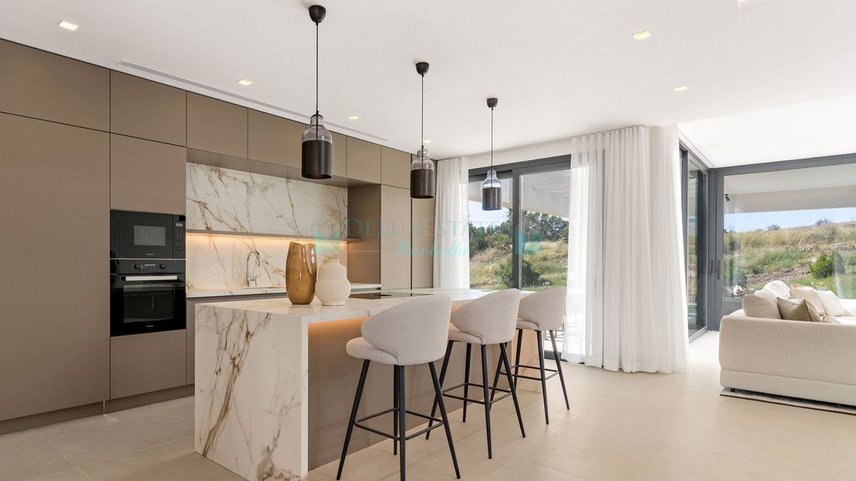 Villa for sale in Estepona