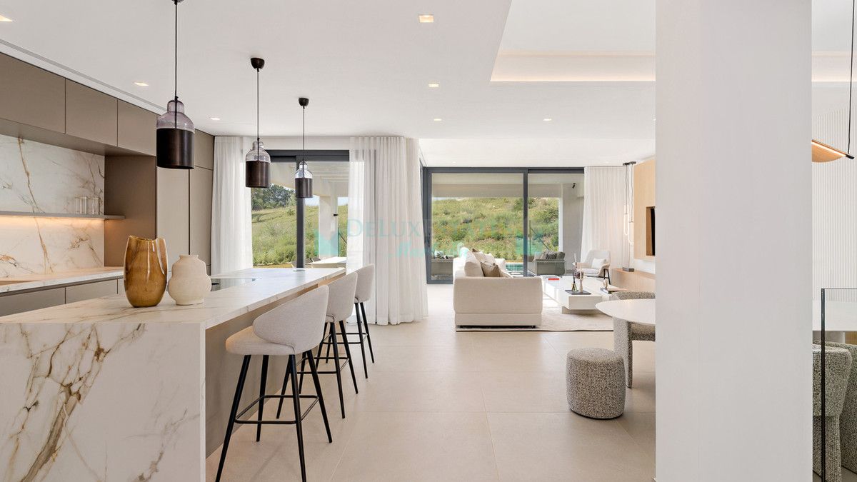 Villa for sale in Estepona