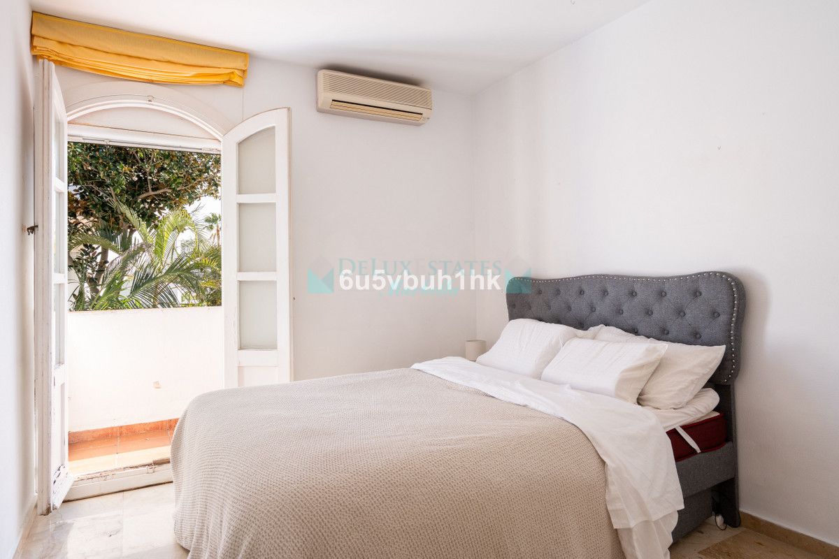 Town House for sale in Nueva Andalucia