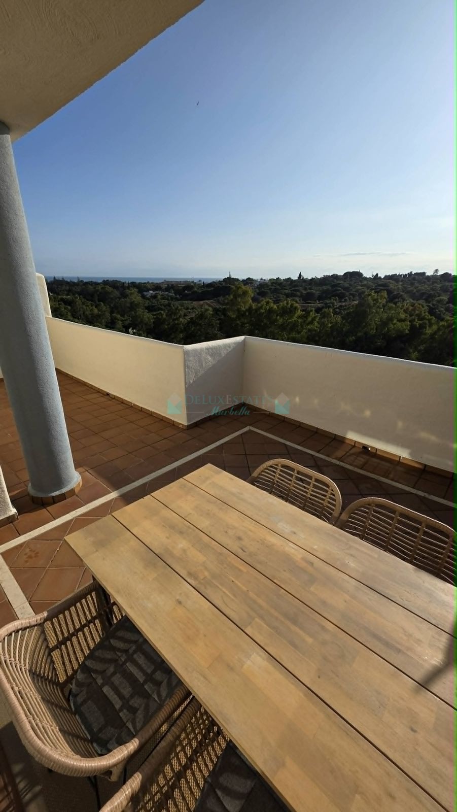 Penthouse for sale in Elviria, Marbella East