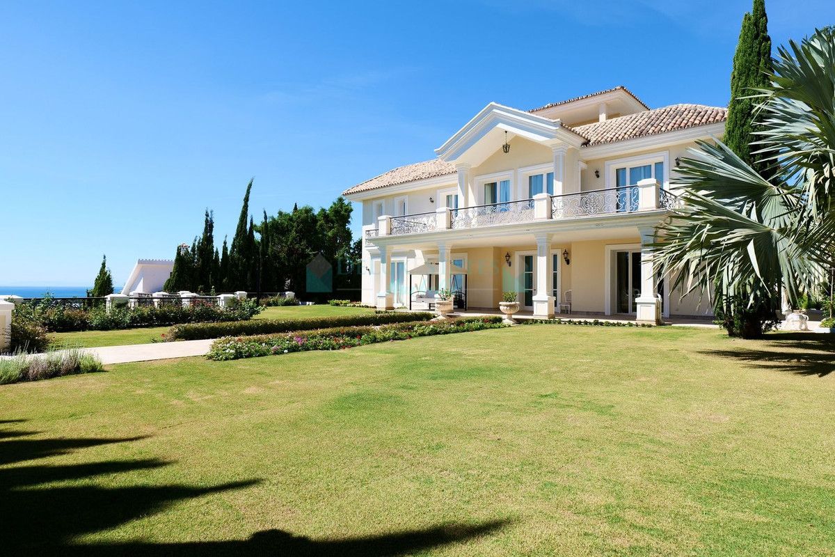 Villa for sale in El Rosario, Marbella East
