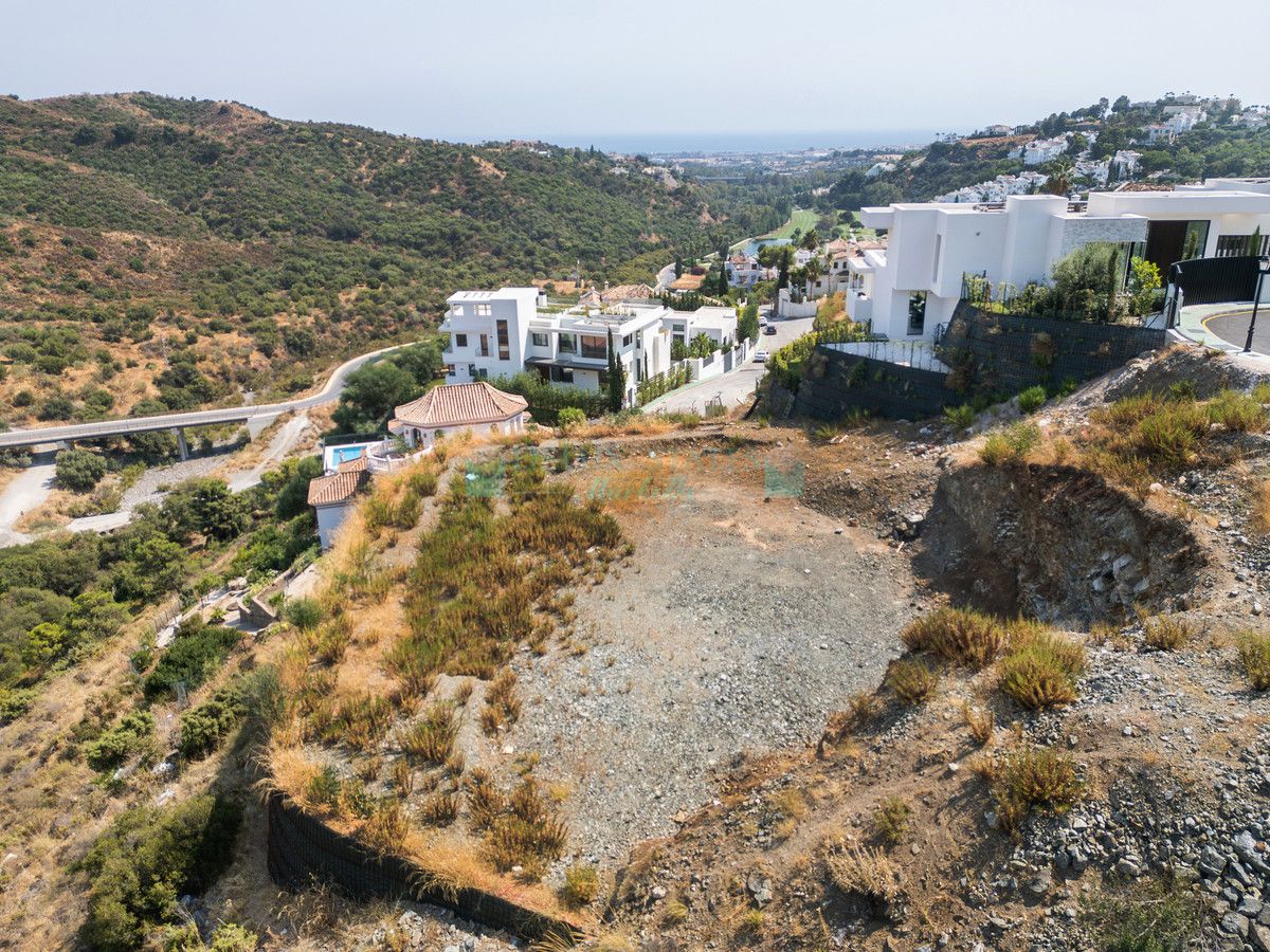 Plot for sale in Benahavis