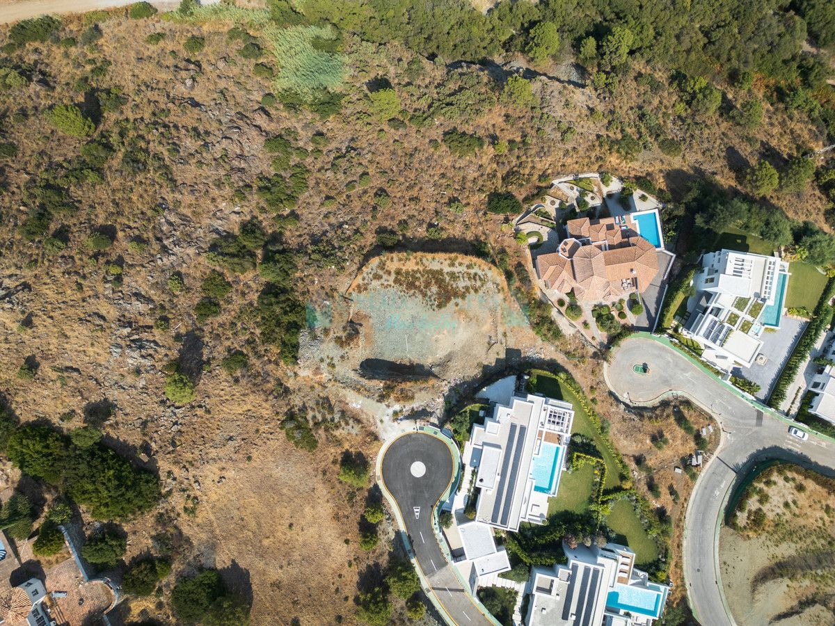 Plot for sale in Benahavis