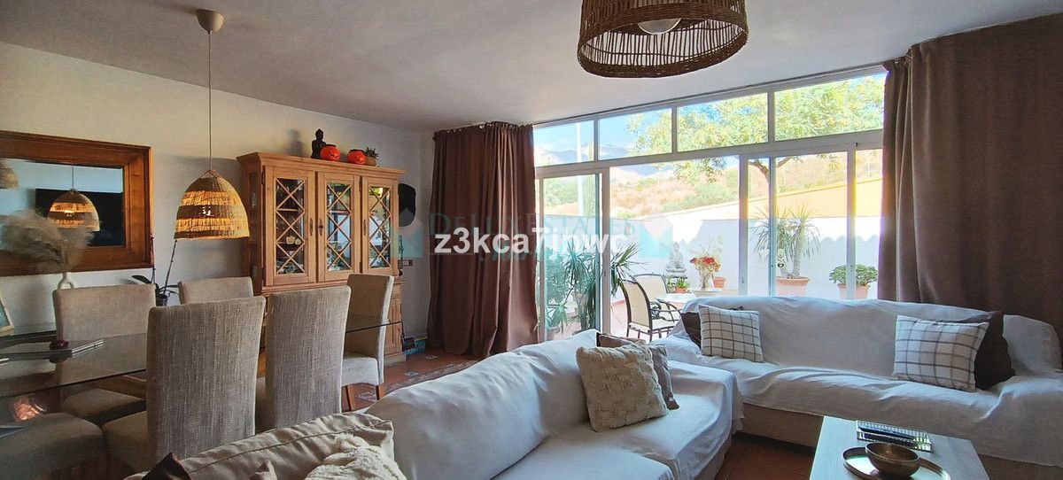 Town House for sale in Estepona