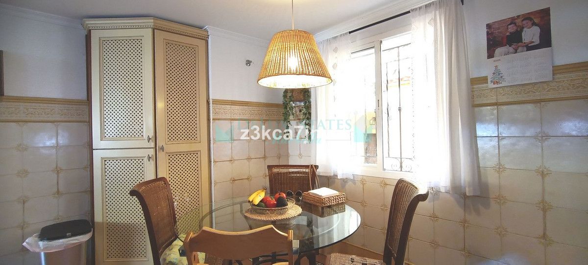 Town House for sale in Estepona