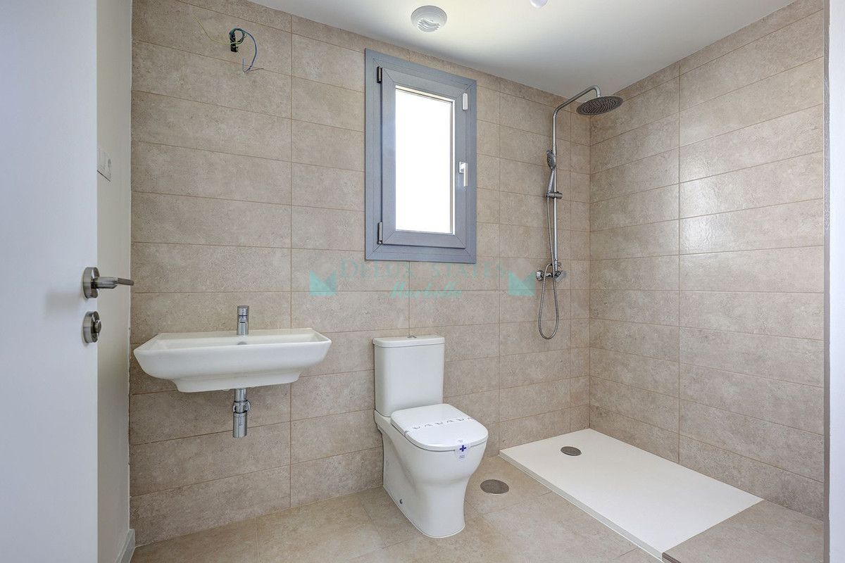 Ground Floor Apartment for sale in Valle Romano, Estepona