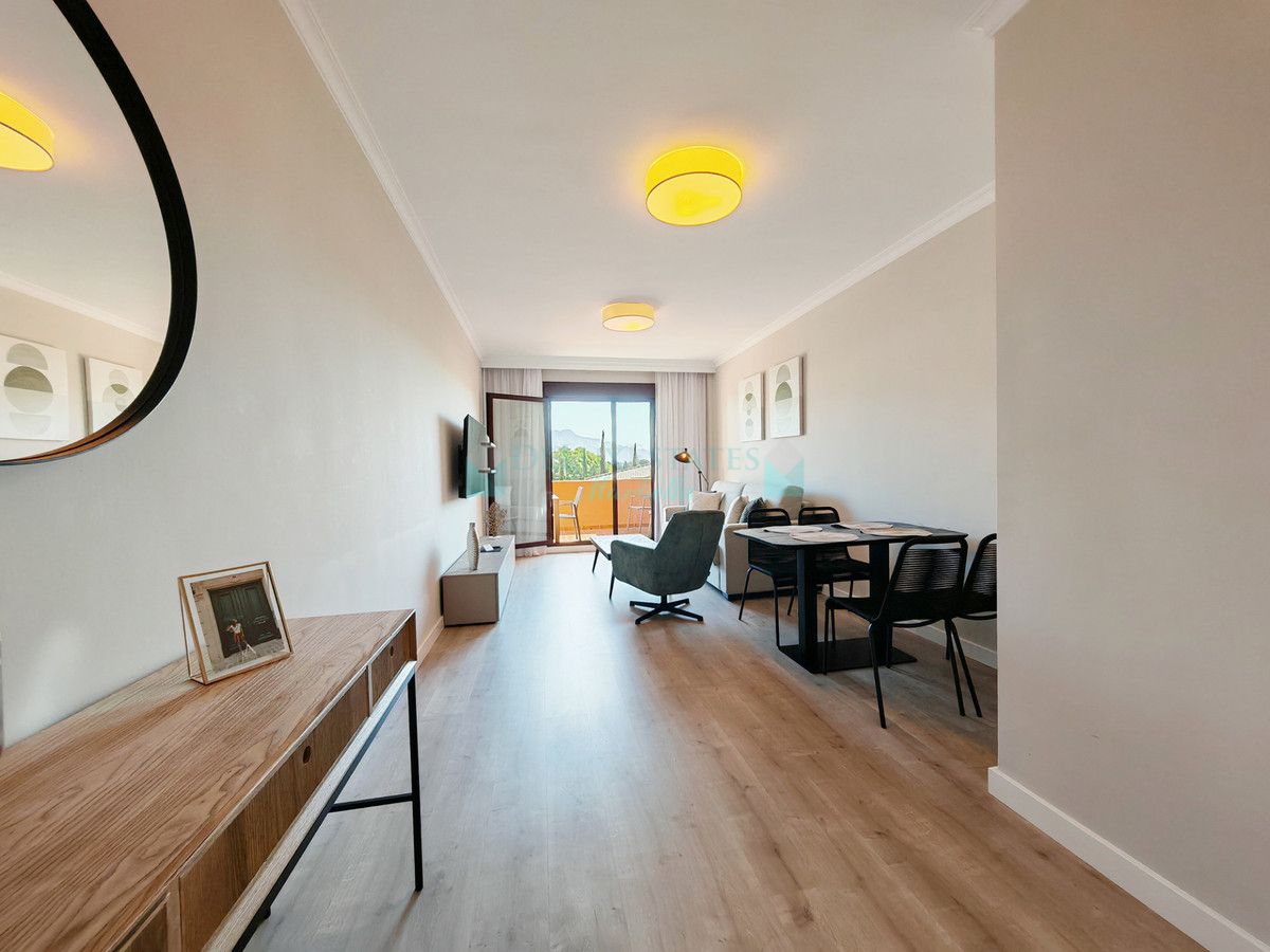 Apartment for sale in Benahavis