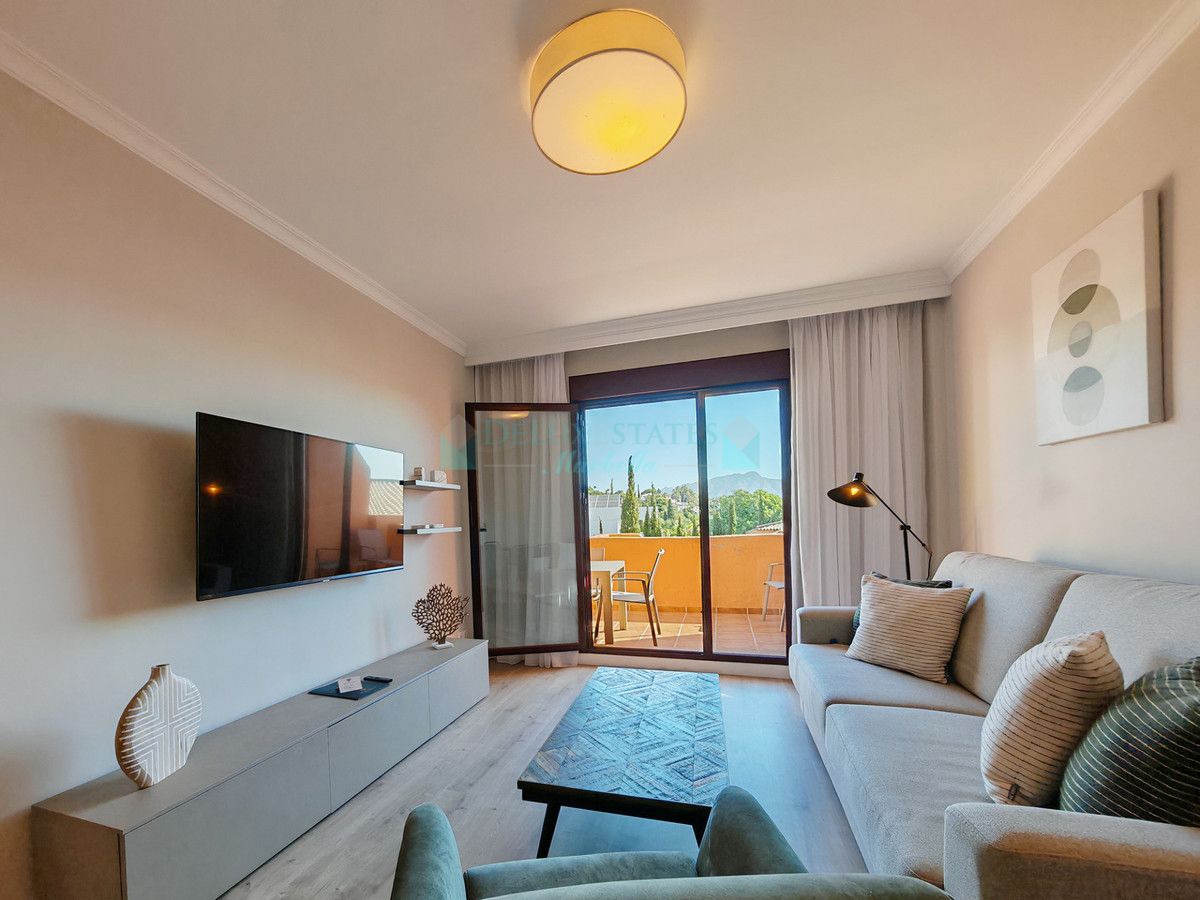 Apartment for sale in Benahavis