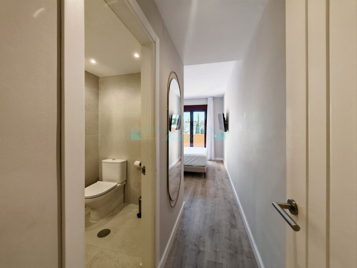 Apartment for sale in Benahavis