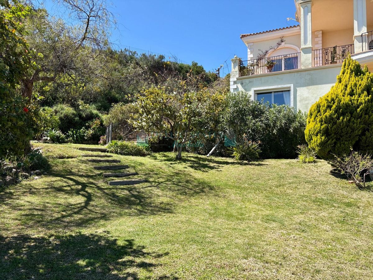 Finca for sale in Estepona