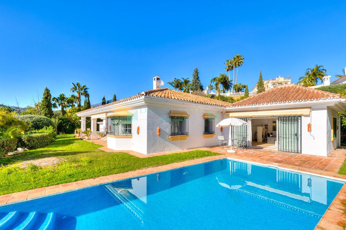 Villa en venta en Benahavis