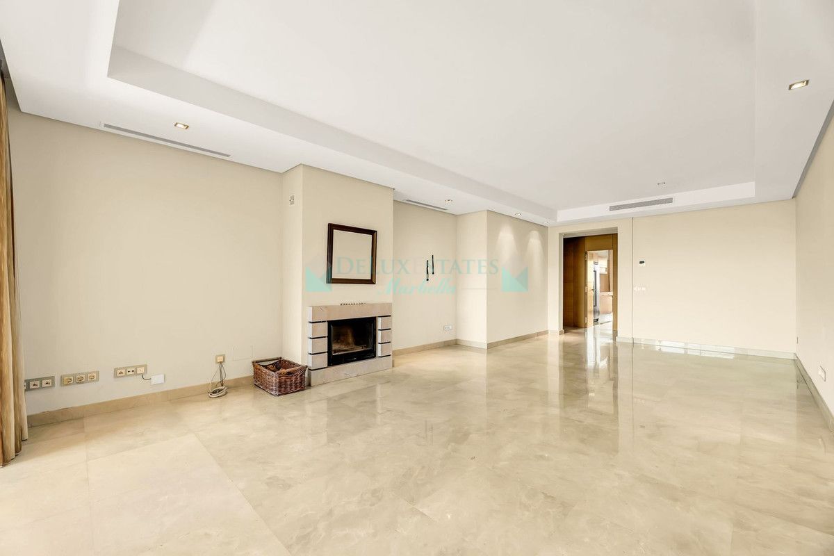 Ground Floor Apartment for sale in La Quinta, Benahavis