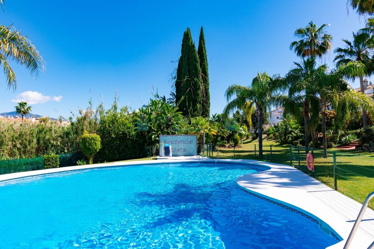 Town House for sale in Estepona