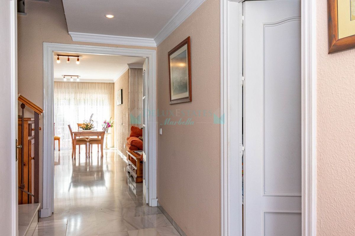 Town House for sale in Estepona